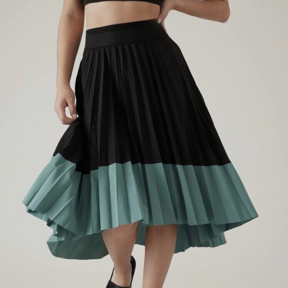 Athlete Swing Forward Pleated Skirt, Medium, Black Teal
